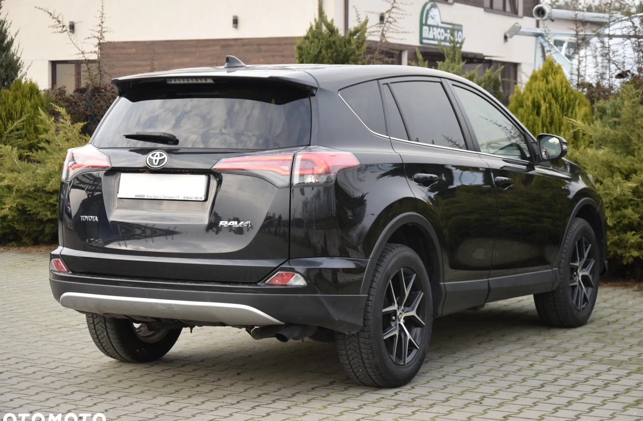 Toyota RAV4 cena 66800 przebieg: 328000, rok produkcji 2016 z Żuromin małe 326